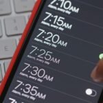 how to set alarm on samsung phone